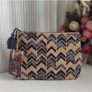 NEIMAN MARCUS FASHIONED FOR CHANGE MAKEUP BAG